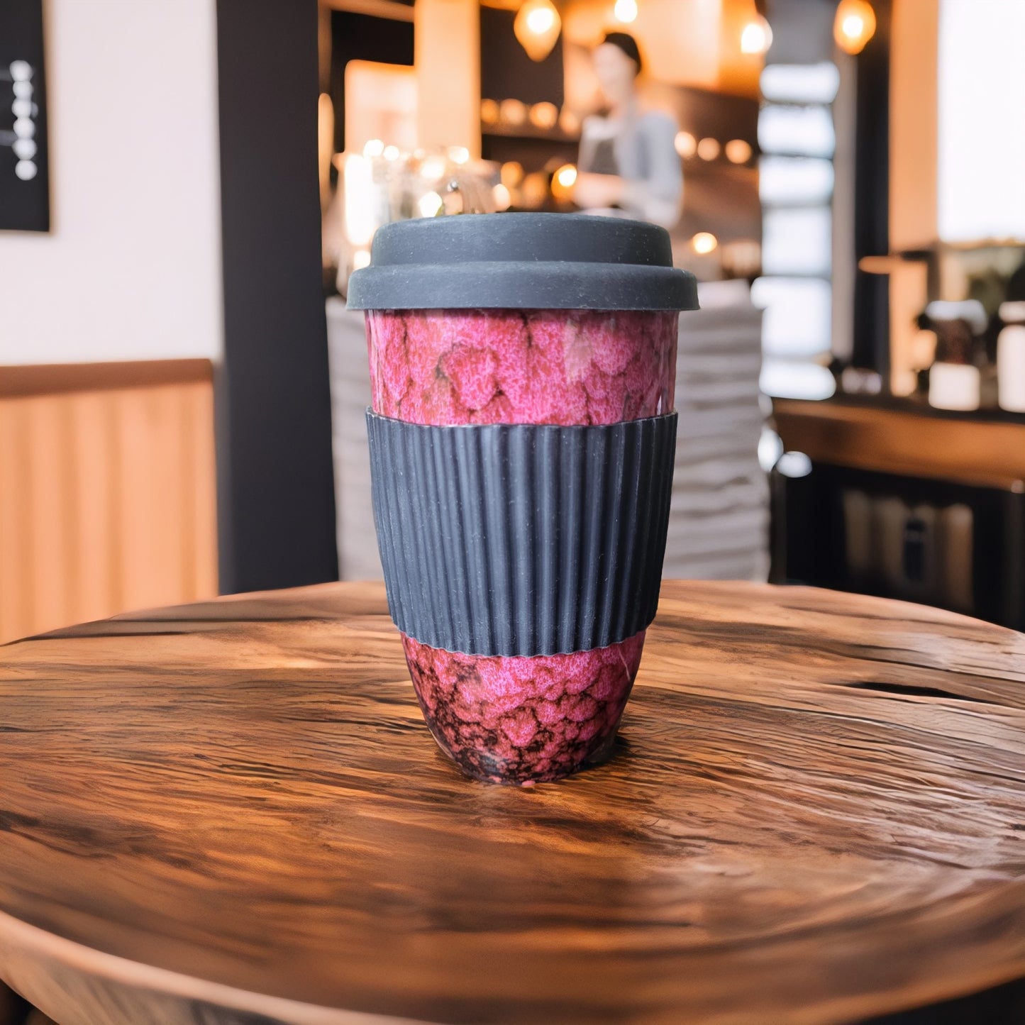 Lariwo koffie 2 go mok rood met siliconen grip band en afsluitbare deksel