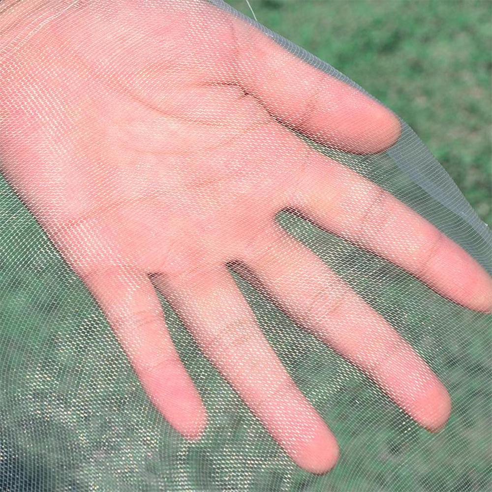 detail van de kleine gaatjes in het anti insecten net